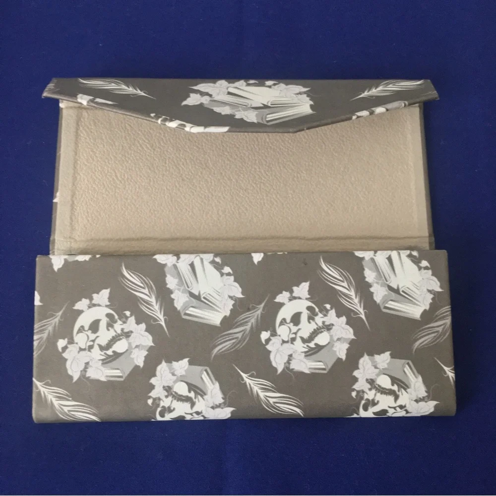 Collapsible Skull & Books Eyeglass Case